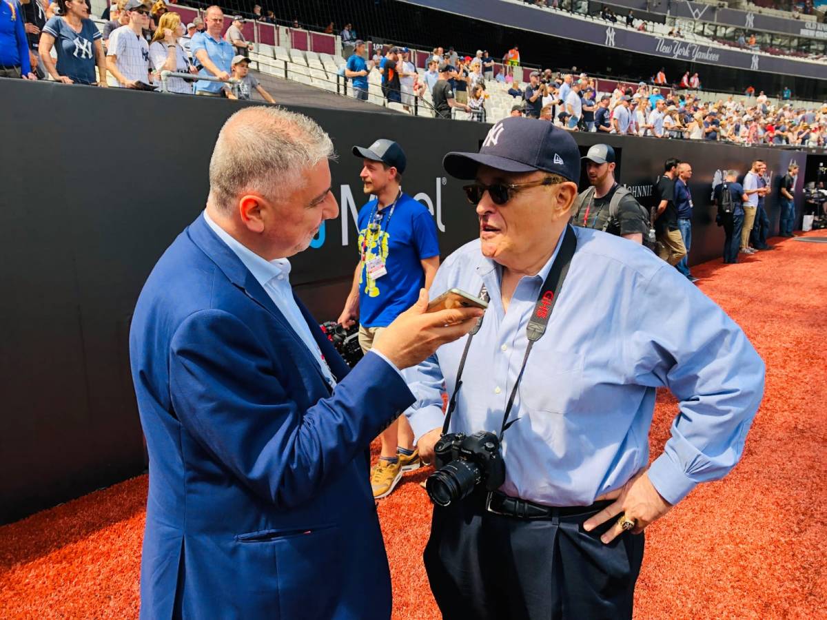 Giuliani lancia i suoi Yankees verso l'Italia: "Sarebbe bello portarvi il grande baseball"