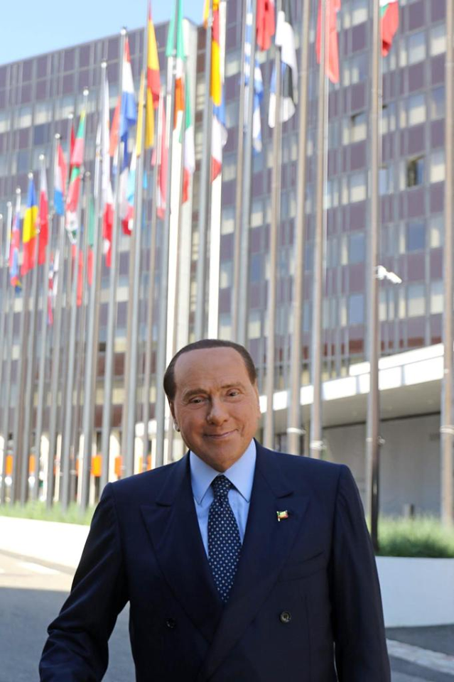 Berlusconi: "I nuovi vertici europei decisi da Merkel e Macron"