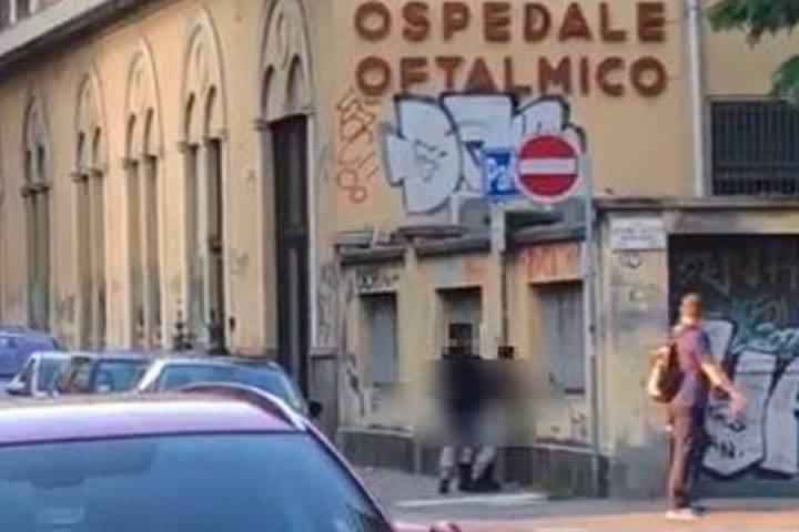 Torino, coppia fa sesso in strada davanti ai passanti