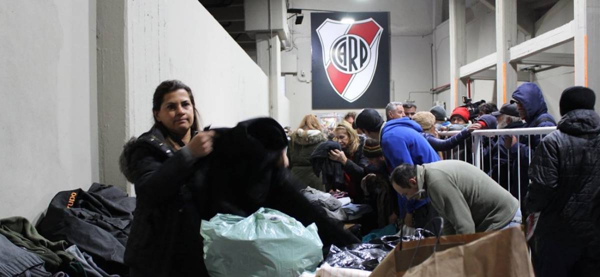 Il River Plate apre il suo stadio ai disperati rovinati dalla crisi