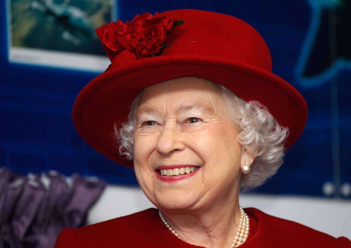 La regina Elisabetta a caccia di pipistrelli a Balmoral