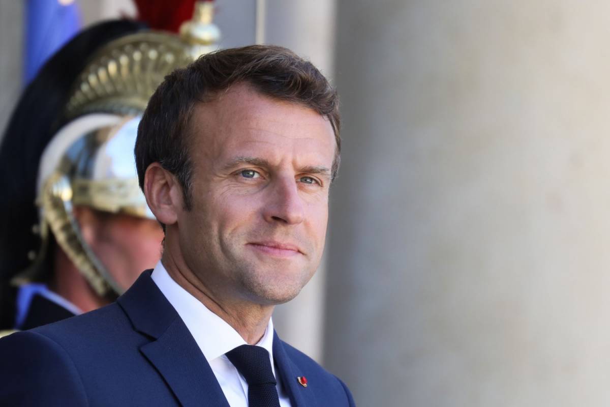 "Inetto", "imbecille" L'uomo di Macron insulta i colleghi
