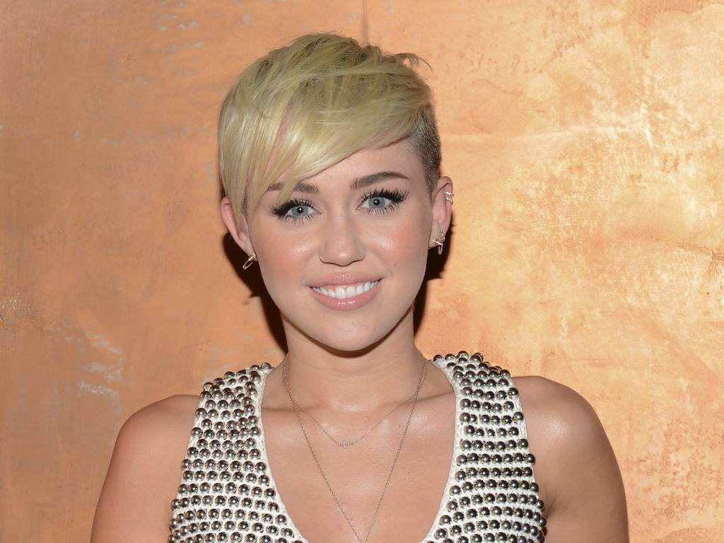 Miley Cyrus: "Ho detto addio a Disney quando ho perso la verginità"