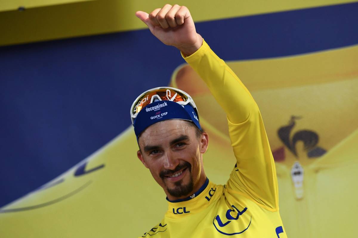 Tour de France, Alaphilippe vince la crono e consolida la maglia gialla