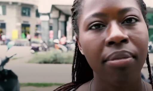 Milano, ragazza di colore insultata in centro città: "Negri, dovete bruciare vivi"
