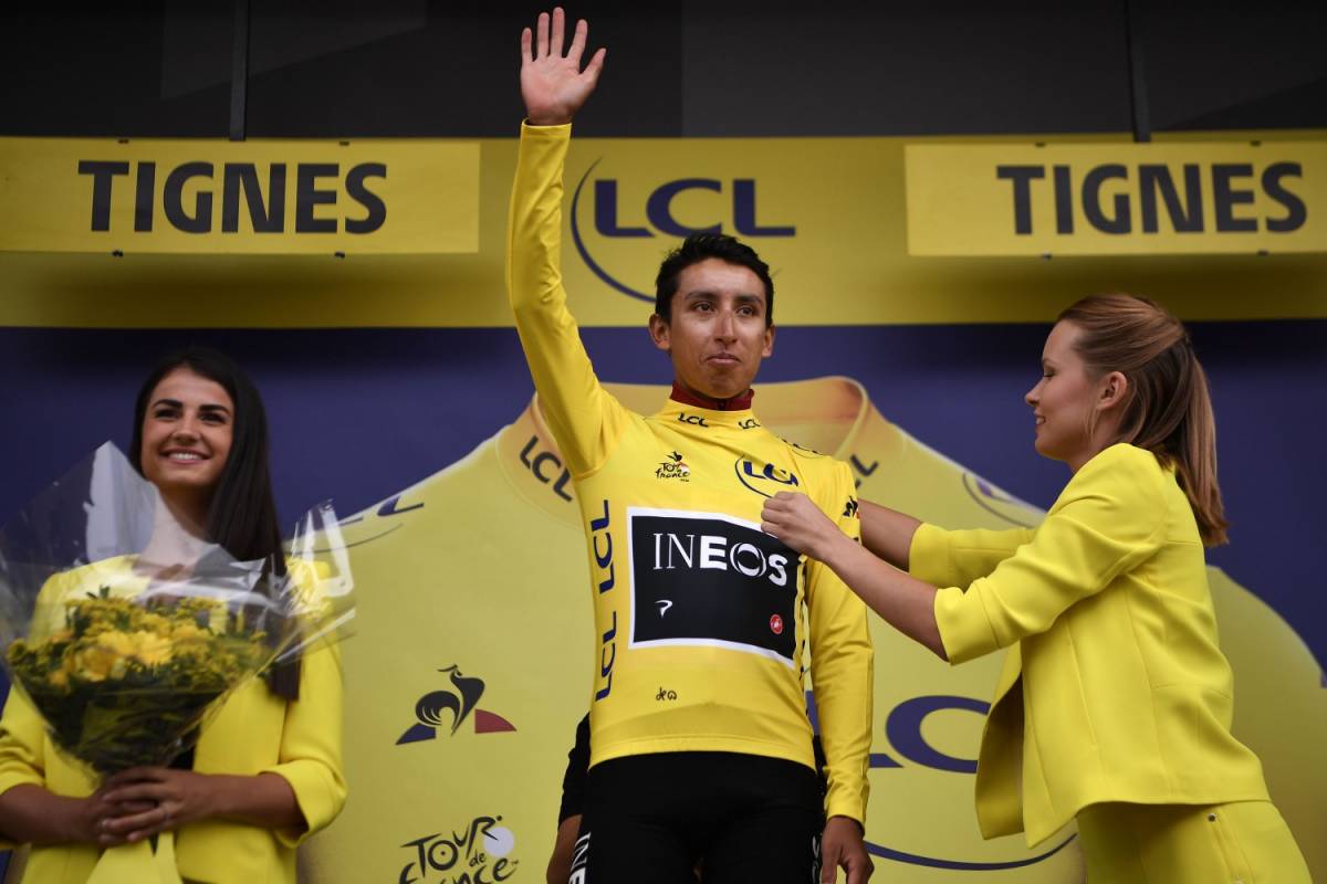 Tour de France, corsa interrotta per neve: Bernal è la nuova maglia gialla