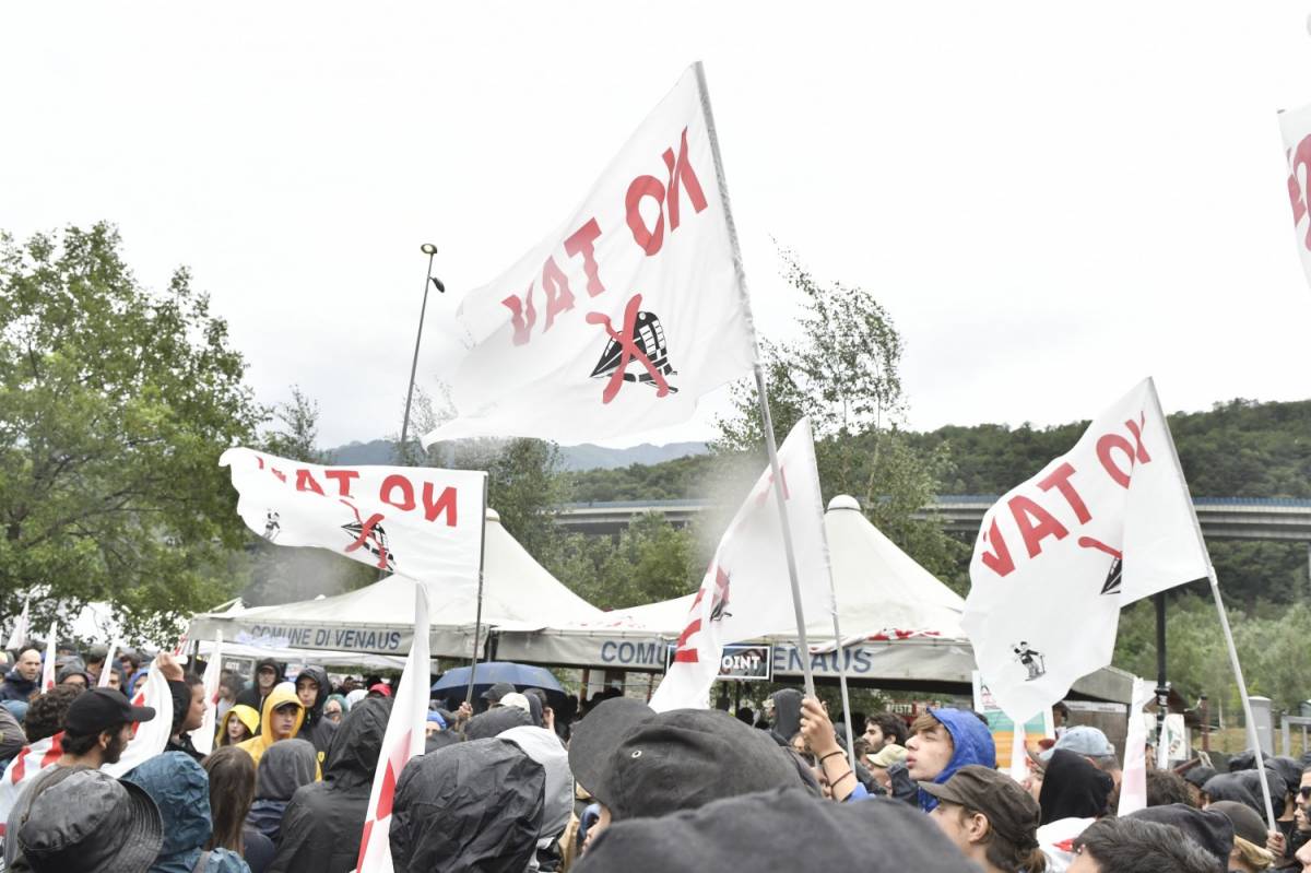 Salvini apre il fronte Tav: "Chi dice no fa cadere Conte"