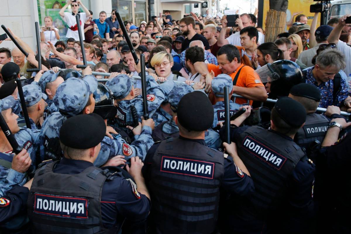 Mosca, 638 arresti durante manifestazione anti-Putin