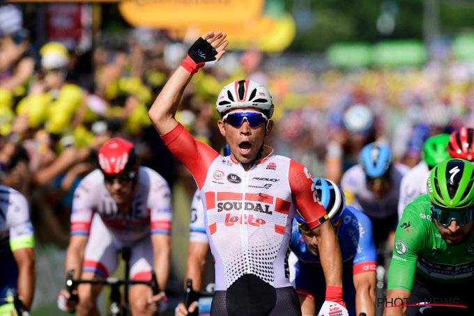 Tour de France, Ewan vince l'ultima tappa: a Parigi il trionfo di Egan Bernal