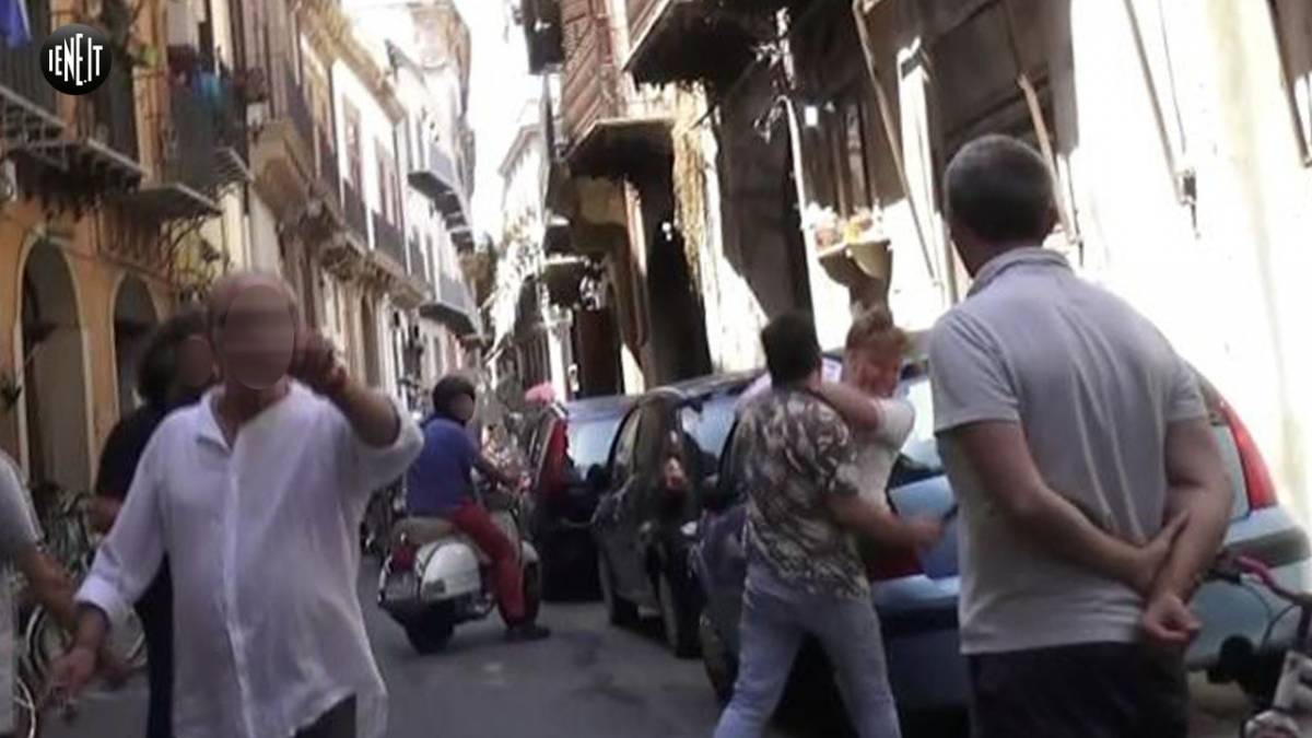 Reddito di cittadinanza: aggressione a Palermo alla troupe delle Iene