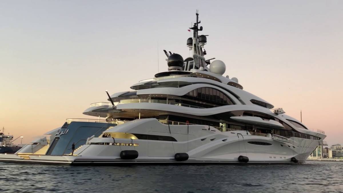 Avvistato a Brindisi lo yacht dello sceicco del Qatar