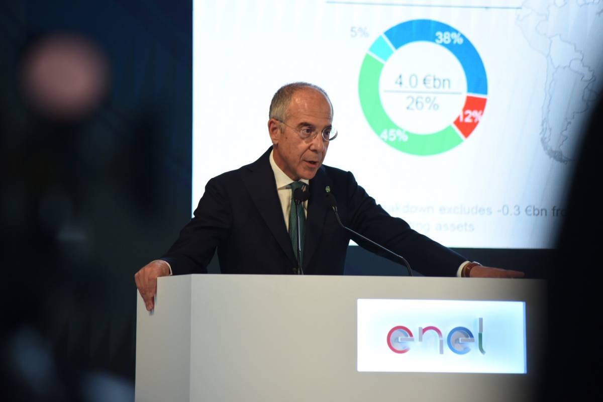 Enel fa il pieno di profitti (+20%). Starace: "Il mercato tutelato continua"