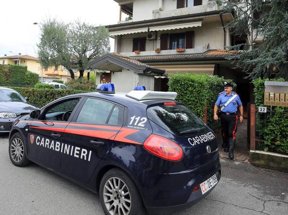 Faenza, uccide moglie a martellate e scrive alla figlia: "Mi uccido"