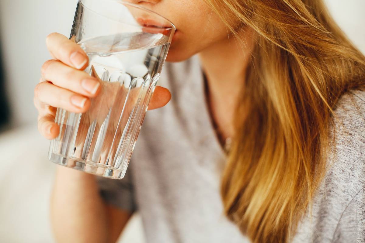 Estate, parlano gli esperti: almeno 8 bicchieri d'acqua al giorno