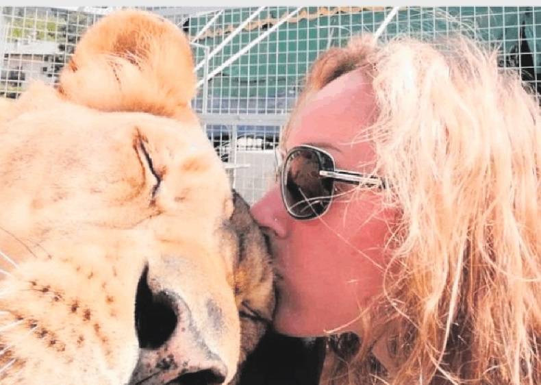 La domatrice di tigri senza frusta: "Gli animalisti non sanno nulla"