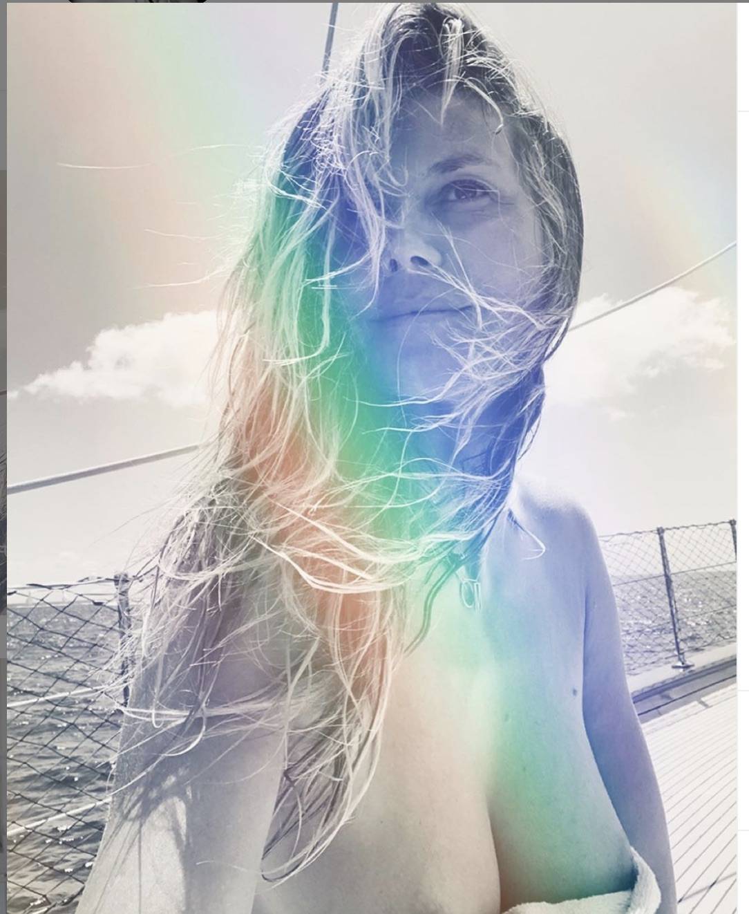 Heidi Klum: un topless arcobaleno