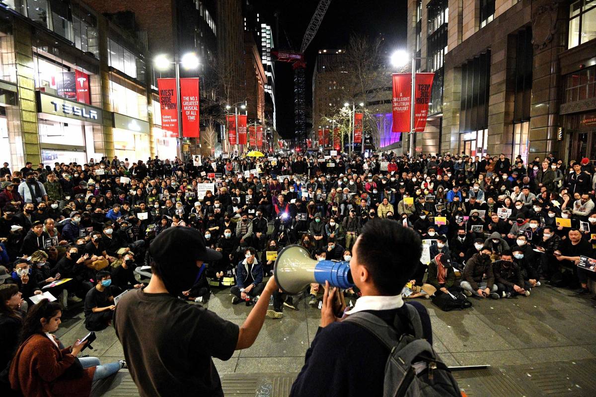 Hong Kong, la governatrice cerca il dialogo ma non ritira la legge sull'estradizione