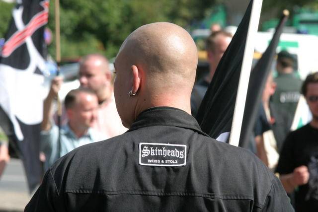 Polizia tedesca crea reparto contro estrema destra: "È più pericolosa del jihadismo"