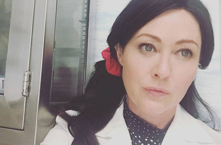 "Sto cercando di essere più gentile con me stessa e gli altri". Shannen Doherty torna a parlare della sua malattia