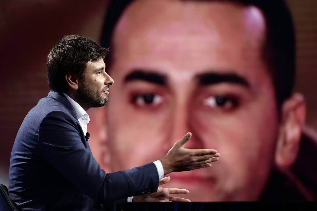 Confusione in casa M5s Grillo accusa Renzi e Dibba apre al Carroccio