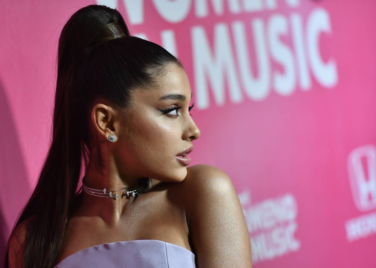 Ariana Grande sbanca gli EMA: è l'artista con il maggior numero di