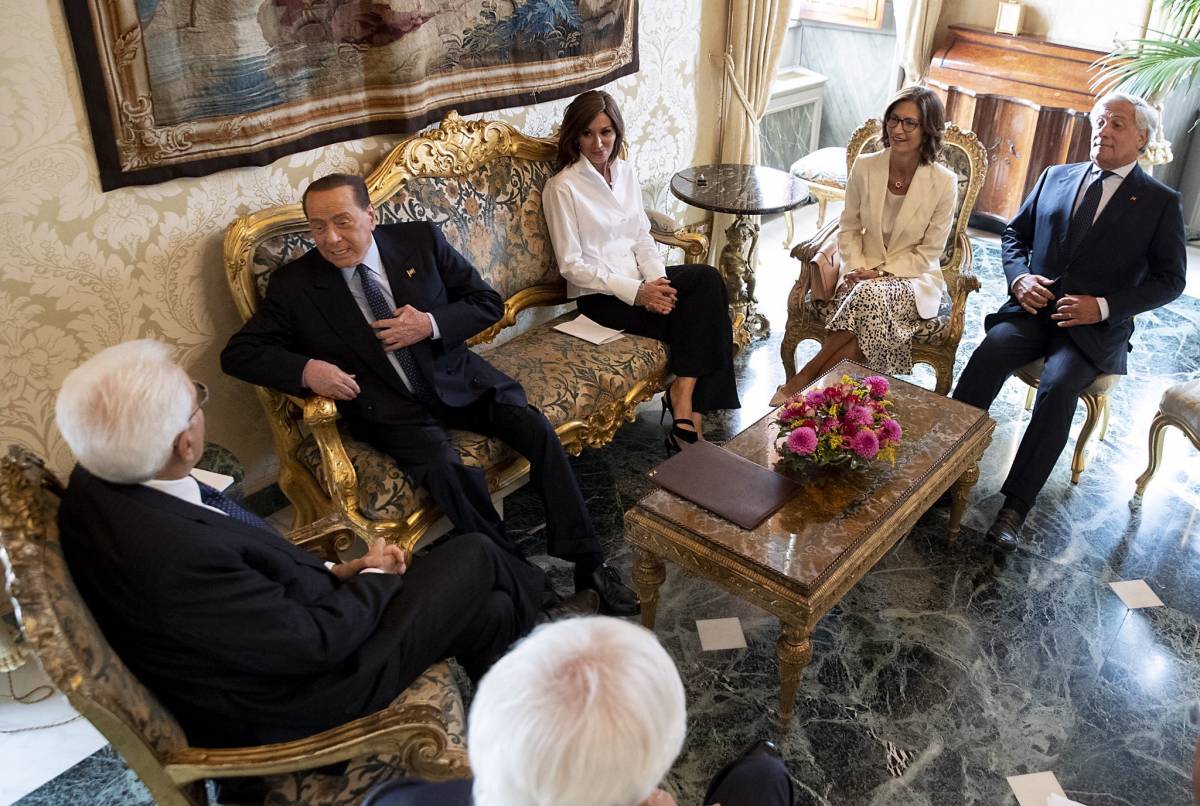 Berlusconi al Quirinale: "Ridare la parola agli italiani"