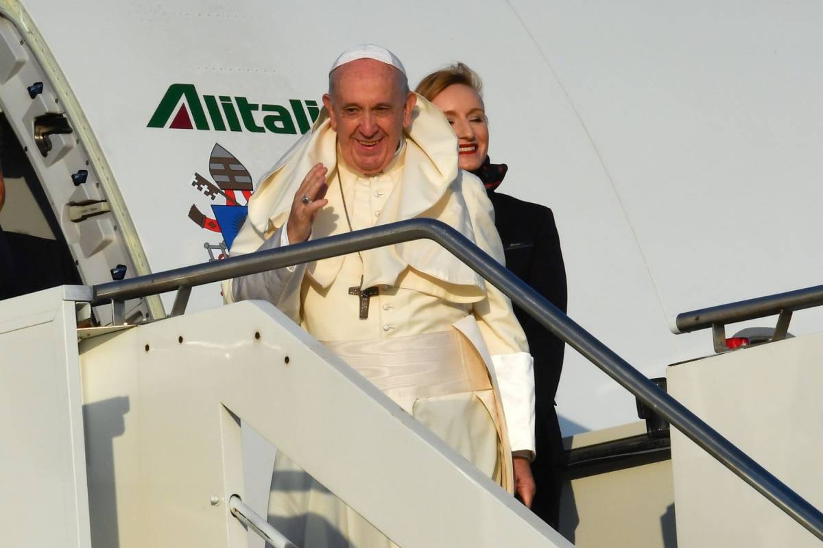 Il Papa verso l'Africa: "Onore se mi attaccano gli americani"