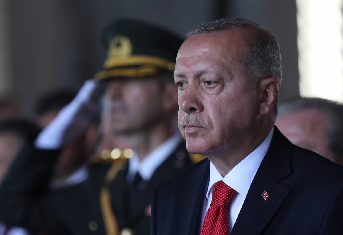 Erdogan dà l'assalto a Manbij. E la Ue si divide sull'embargo