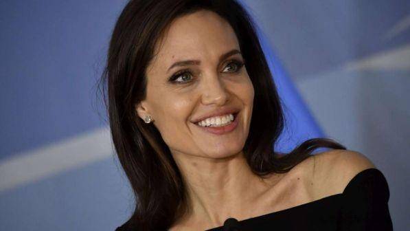 È nato un amore fra Bradley Cooper e Angelina Jolie? 