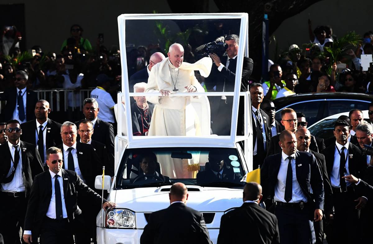 Il Papa dice ancora "no" ai respingimenti dei migranti