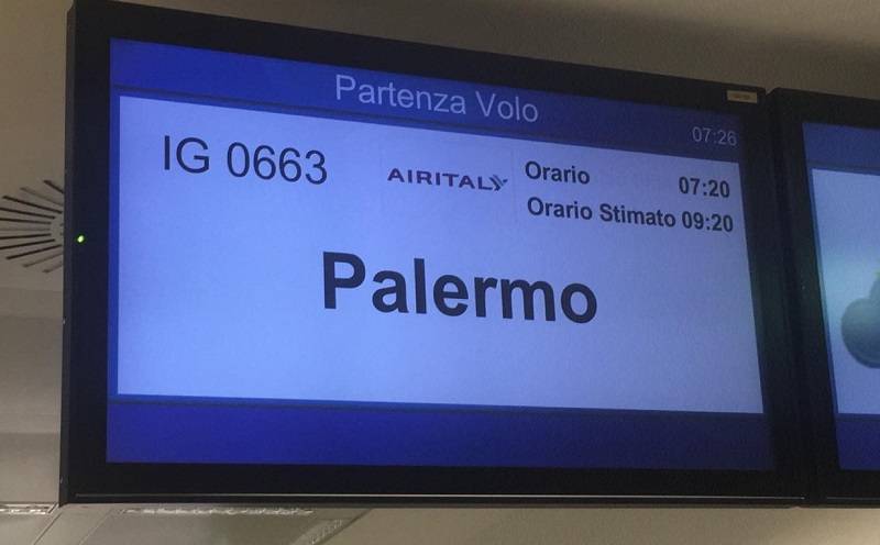 Odissea per i passeggeri di un volo AirItaly Milano-Palermo: atterrati con 15 ore di ritardo