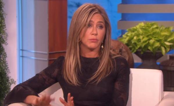 Jennifer Aniston svela il bizzarro rito magico che ​compie (e che possiamo copiare)