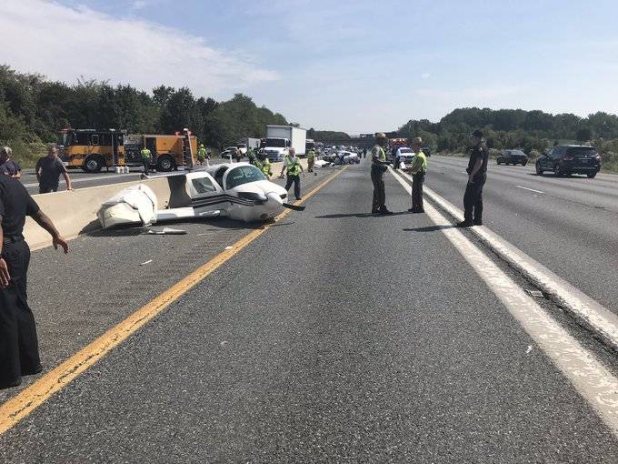 Maryland, aereo si schianta sull'autostrada