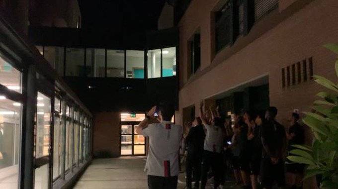 Bologna, sorpresa per Mihajlovic: tutti all'ospedale dopo la vittoria in rimonta