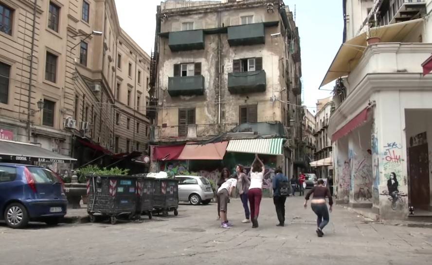 Palermo, turista accerchiata e molestata da 4 minorenni: indagini