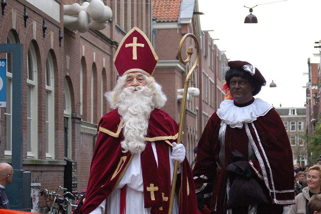 Olanda, sotto accusa personaggio del folklore natalizio: "È razzista"
