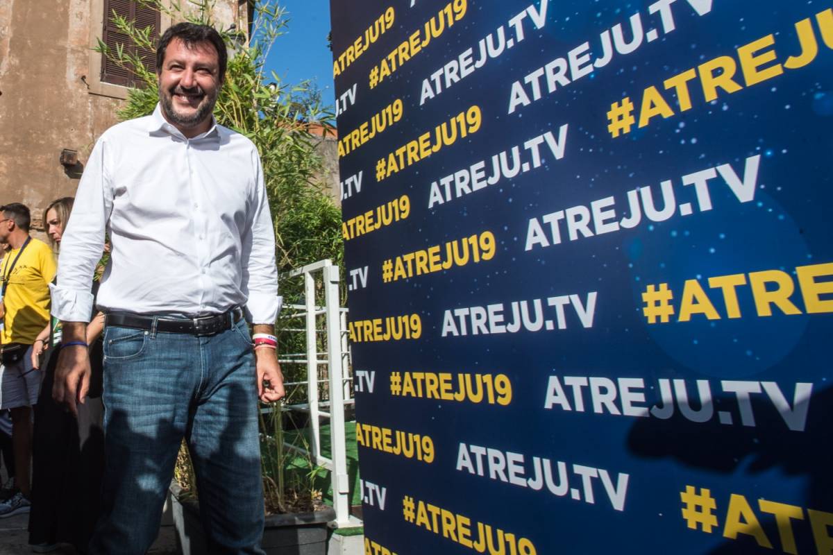 Salvini ad Atreju: "Conte? Mai conosciuto un voltagabbana così"