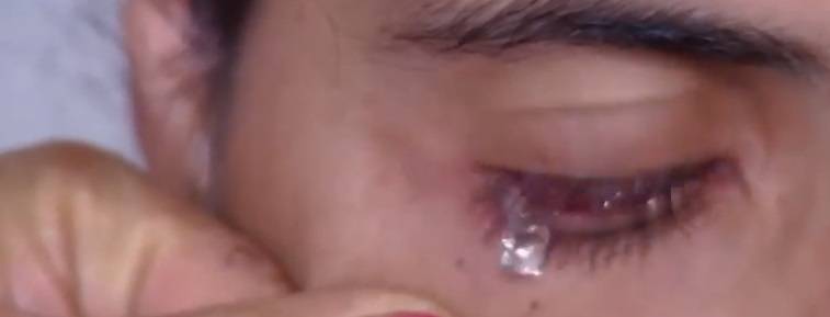 Satenik, la ragazza che piange lacrime di cristallo