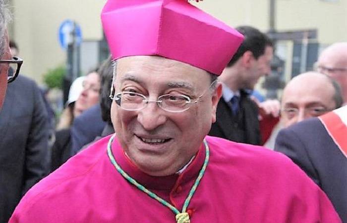 Il vescovo di Cefalù sui migranti: "Apriamo i porti e le nostre case"