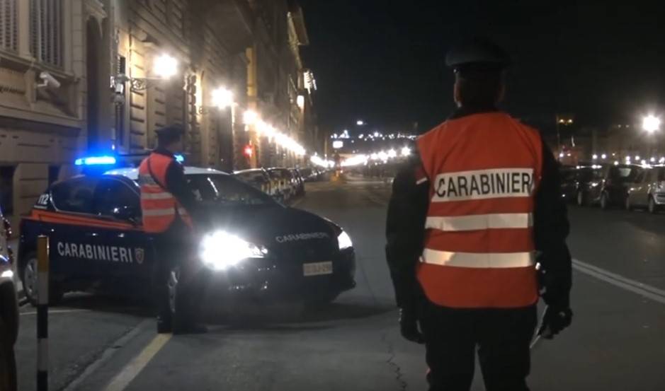 Firenze, 58enne accoltellato al semaforo durante tentata rapina