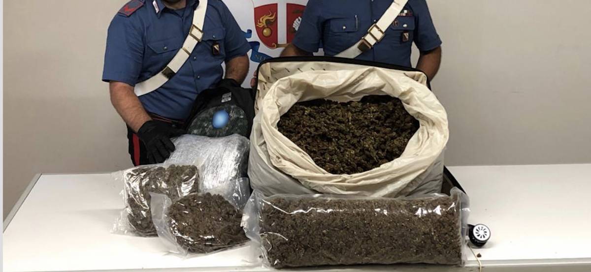 Nei bagagli di un nigeriano scoperti quasi 15 chili di marijuana