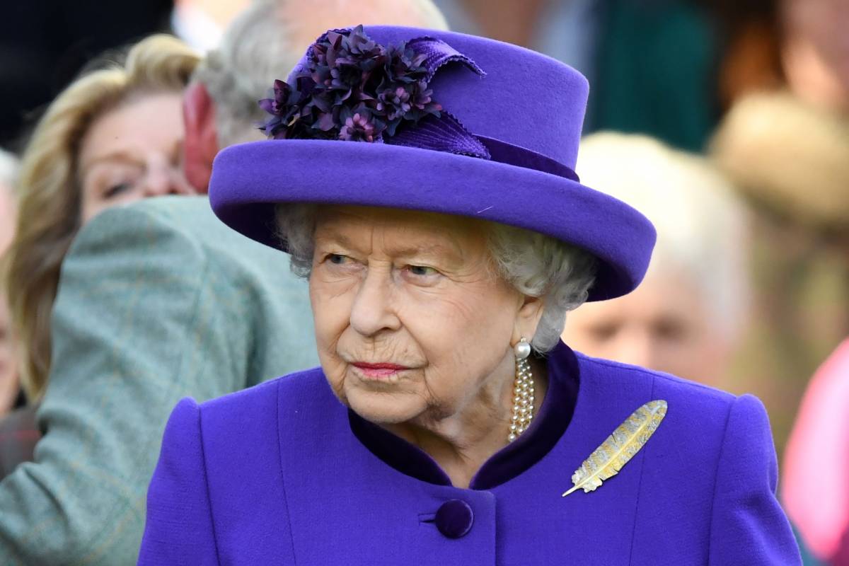 Svelati i segreti dei look di Elisabetta II