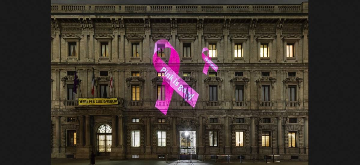 Tumori al seno, il rosa illumina Palazzo Marino e Palazzo Castiglioni