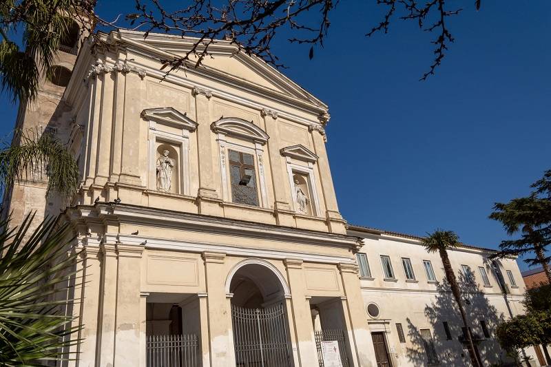 Caserta, frate francescano attacca la Lega durante l’omelia: è polemica