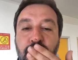 L'omaggio di Salvini alla Vergine del Rosario