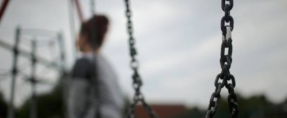 Salerno, abusi sessuali su una minorenne: indagata un’intera famiglia