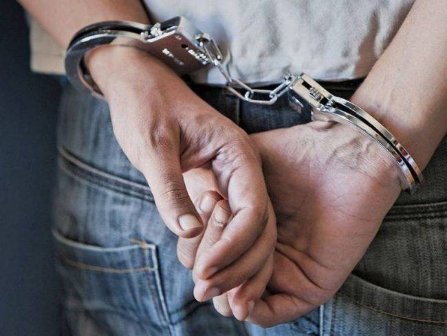 Clandestino con mandato di espulsione spacciava coca: arrestato 38enne