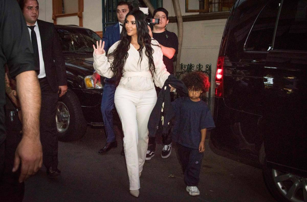 Kim Kardashian battezza i figli in Armenia