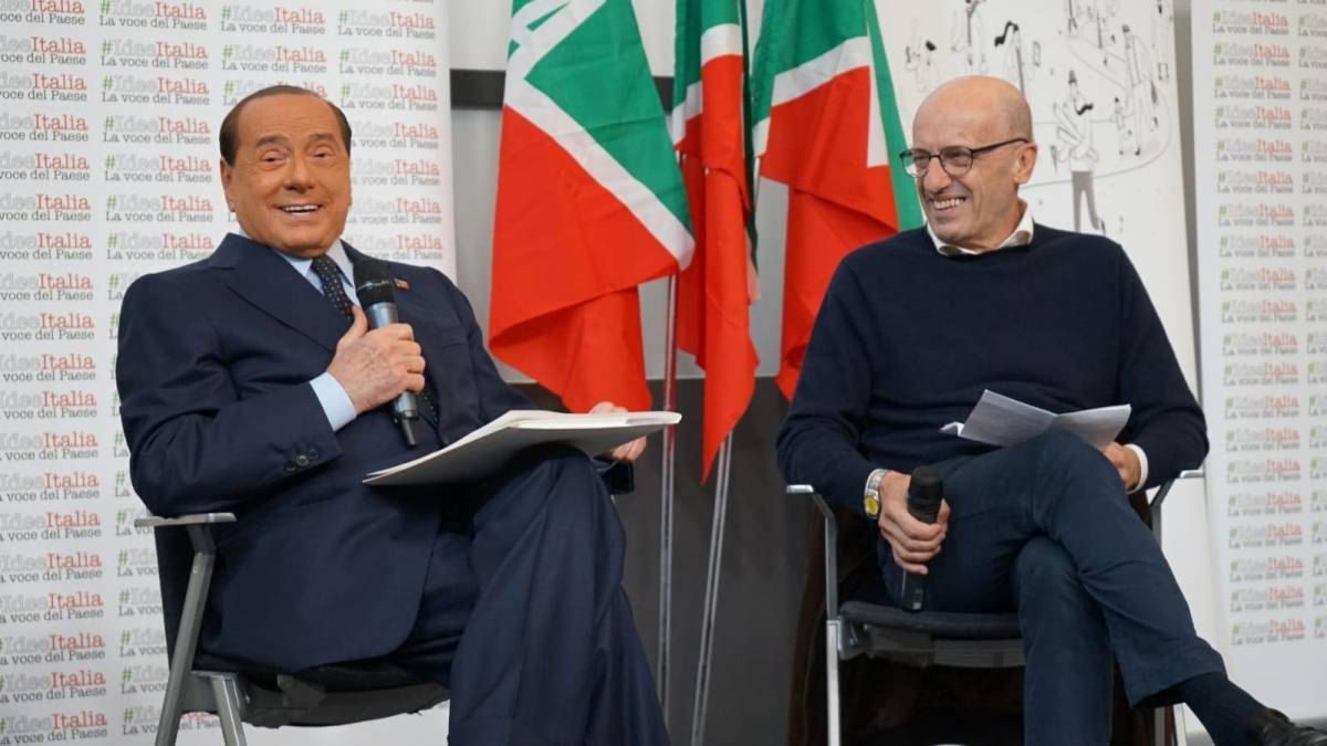 Berlusconi: "In piazza contro la sinistra che vuole tasse e manette"
