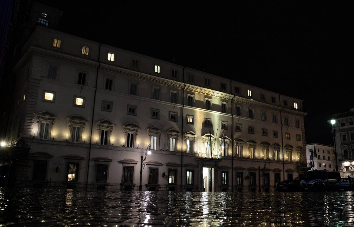 Palazzo Chigi chiarisce: "Date riaperture senza fondamento"